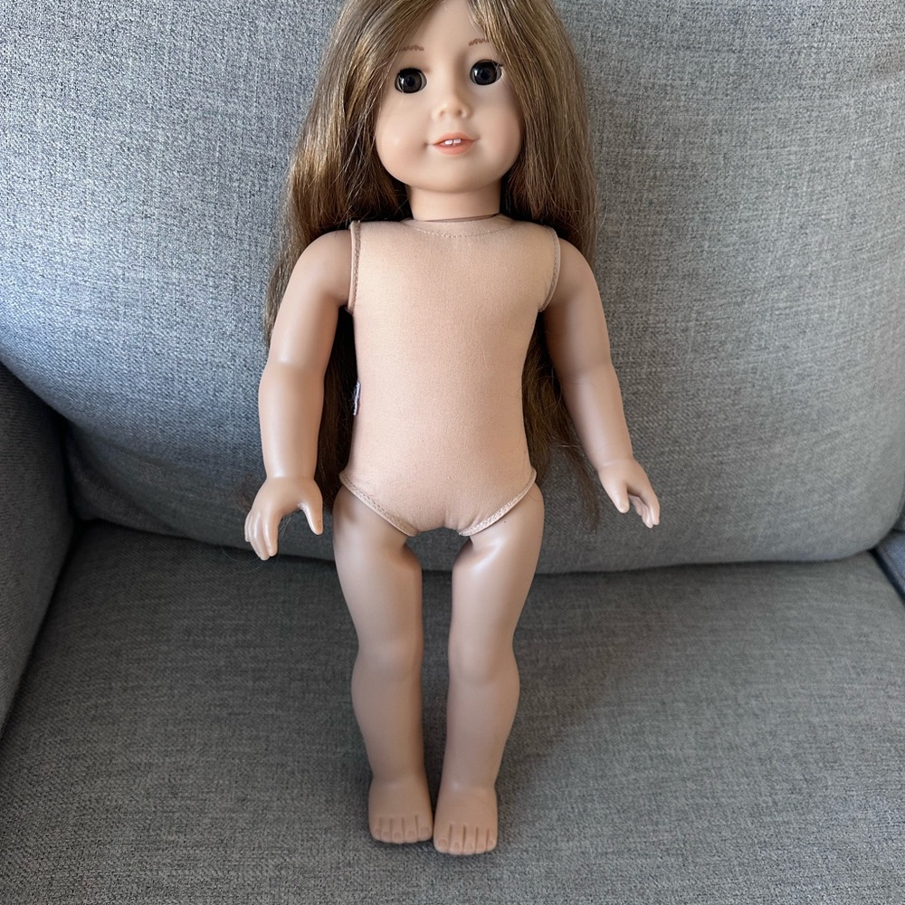 American Girl Truly Me with Caramel Hair, Brown eyes, no stains, clothes, tags